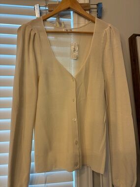 Signature Cream Button-Front V-Neck Cardigan